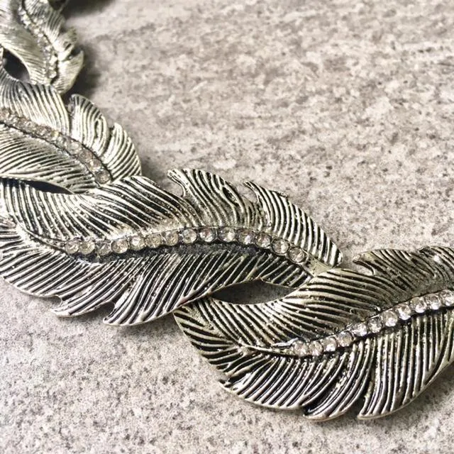 ANTIQUE PEWTER SILVER SHORT DIAMANTE LEAF CHOKER NECKLACE