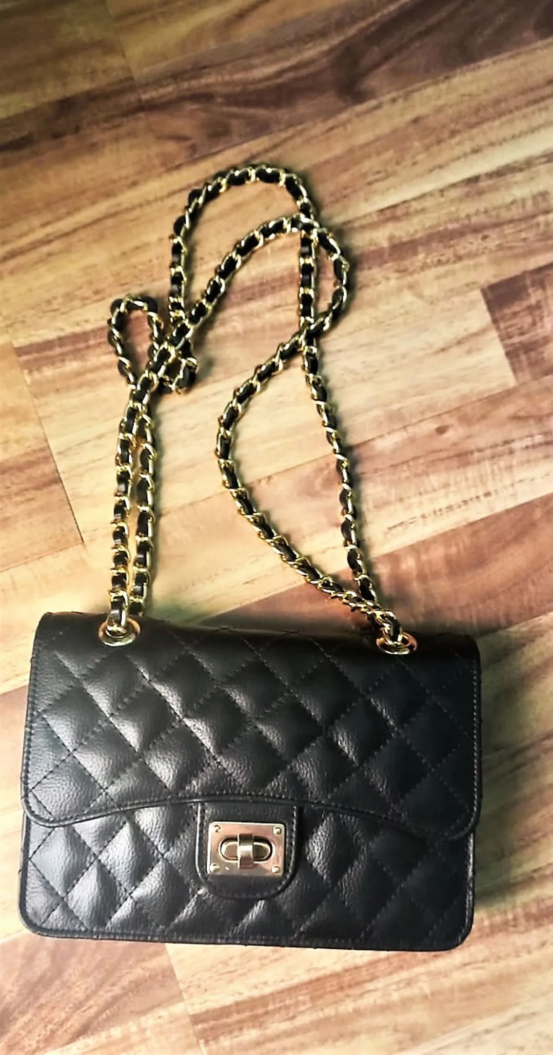 Exquisite Small Shoulder Bag Black Quilted Leather Purse