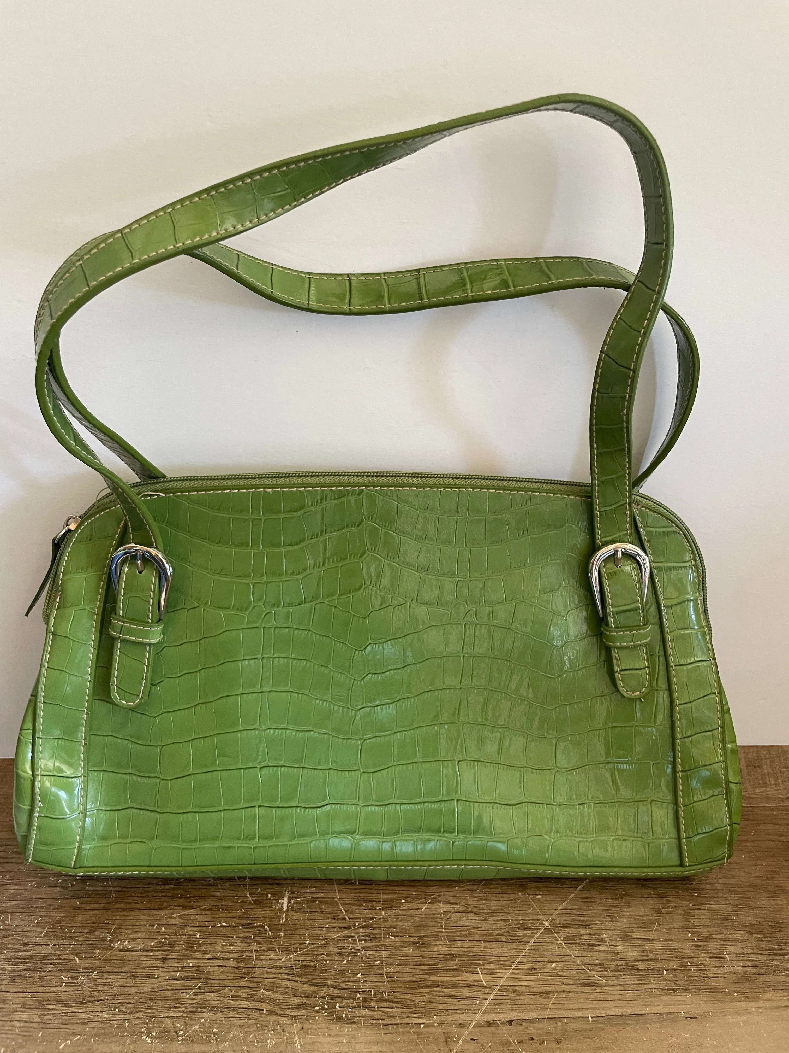 <€€ Green Faux Leather Alligator Shoulder Purse Bag Belt Strap Medium Size w/ Notebook & Key Chain