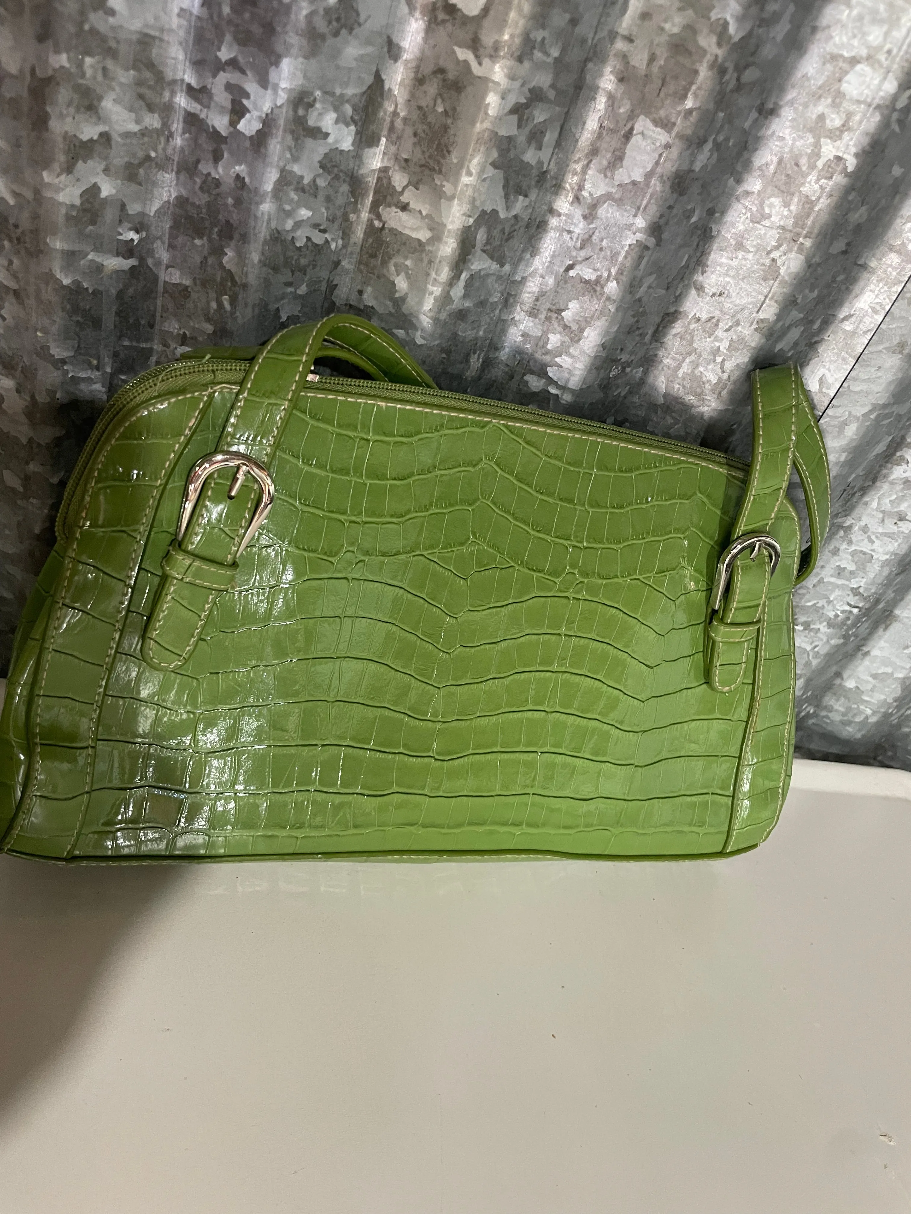 <€€ Green Faux Leather Alligator Shoulder Purse Bag Belt Strap Medium Size w/ Notebook & Key Chain