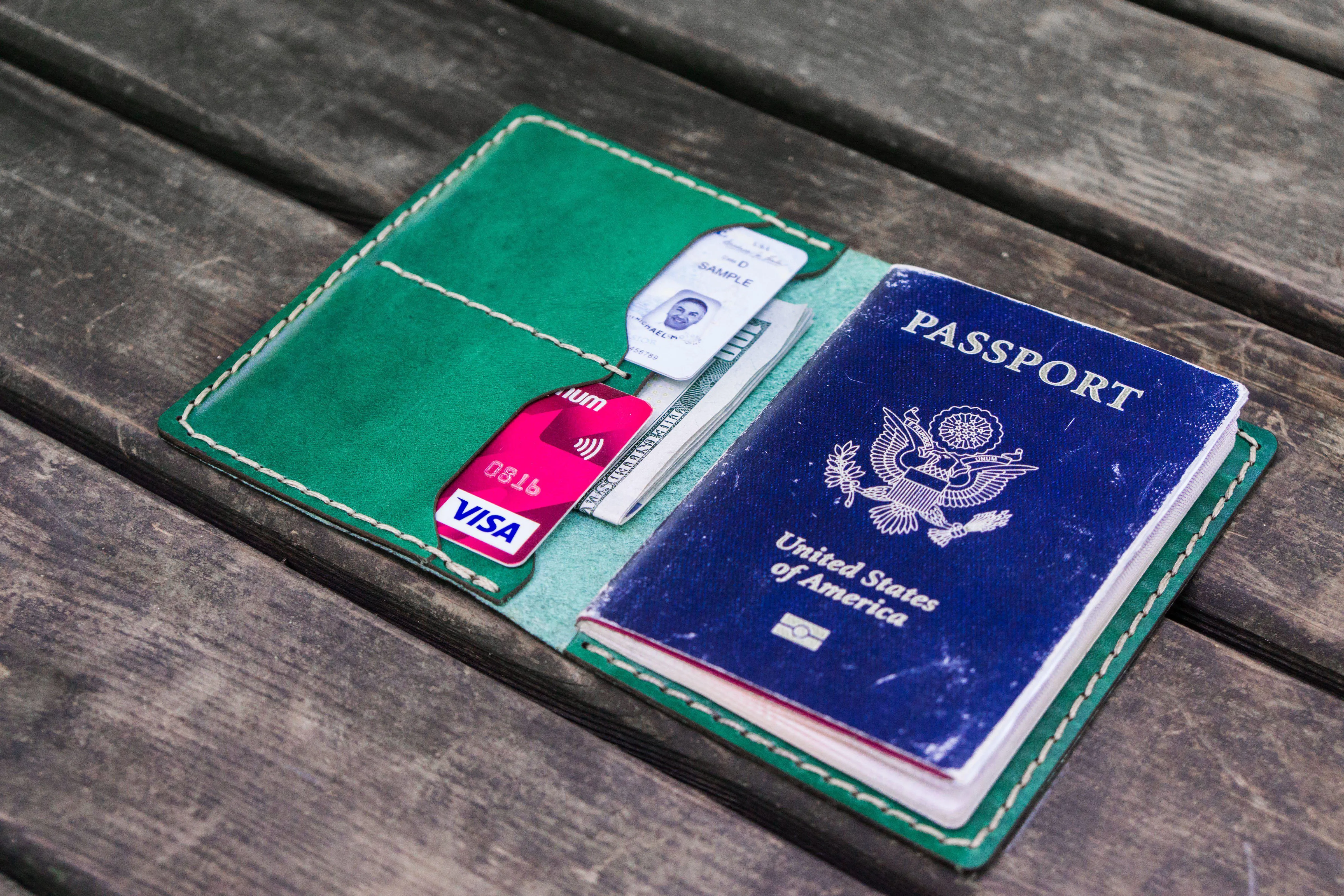 No.06 Leather Passport Holder - Green