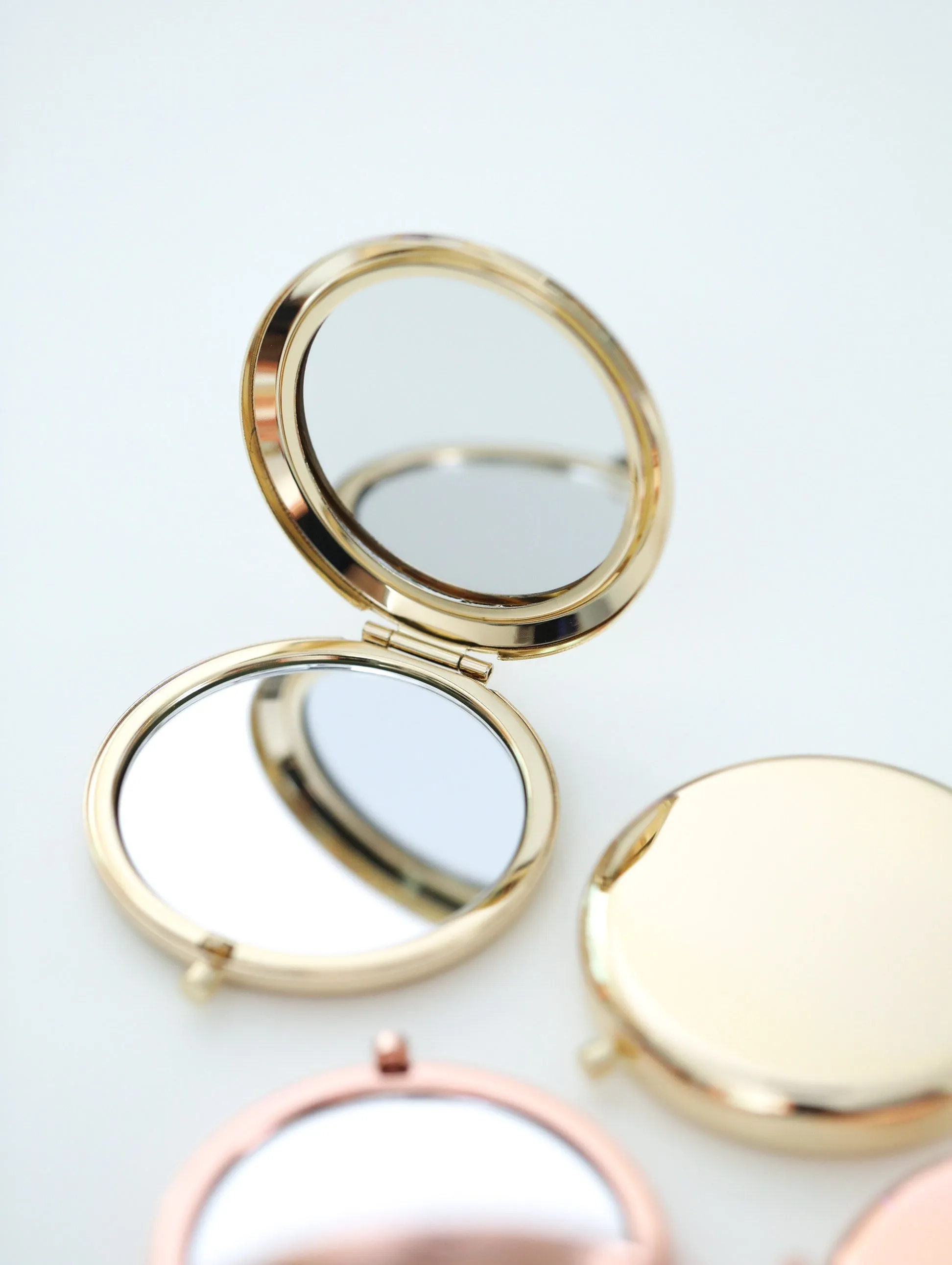 Round Foldable Metal Compact Mirror