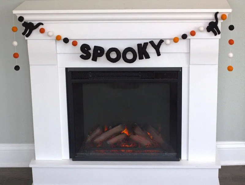 SPOOKY Halloween Black Cat Felt Garland- Orange & Black