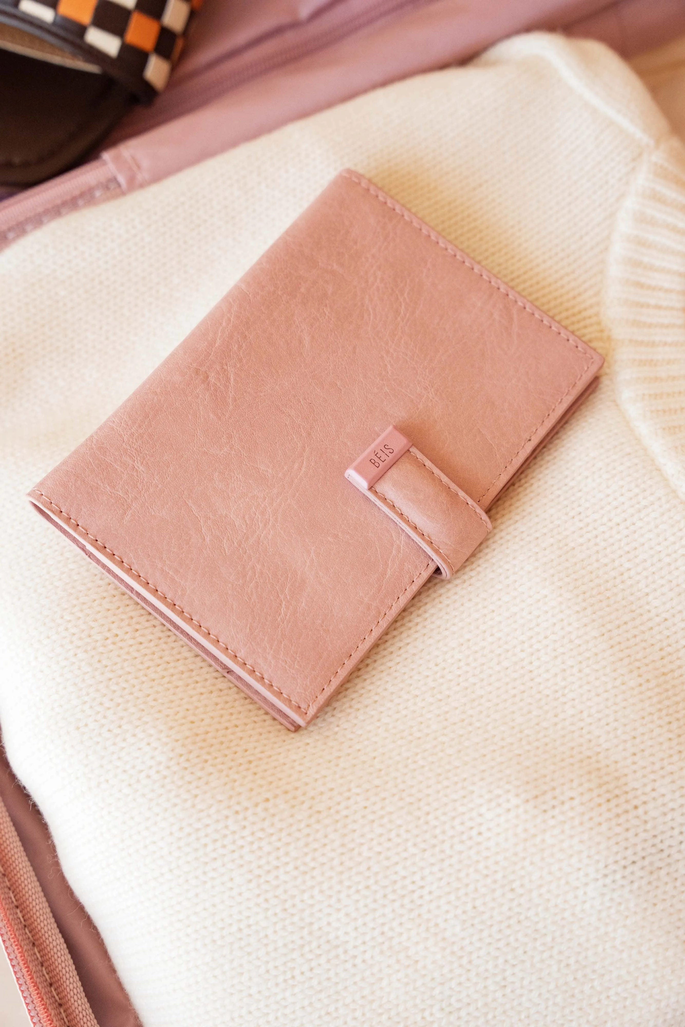 The Passport & Luggage Tag Set in Atlas Pink